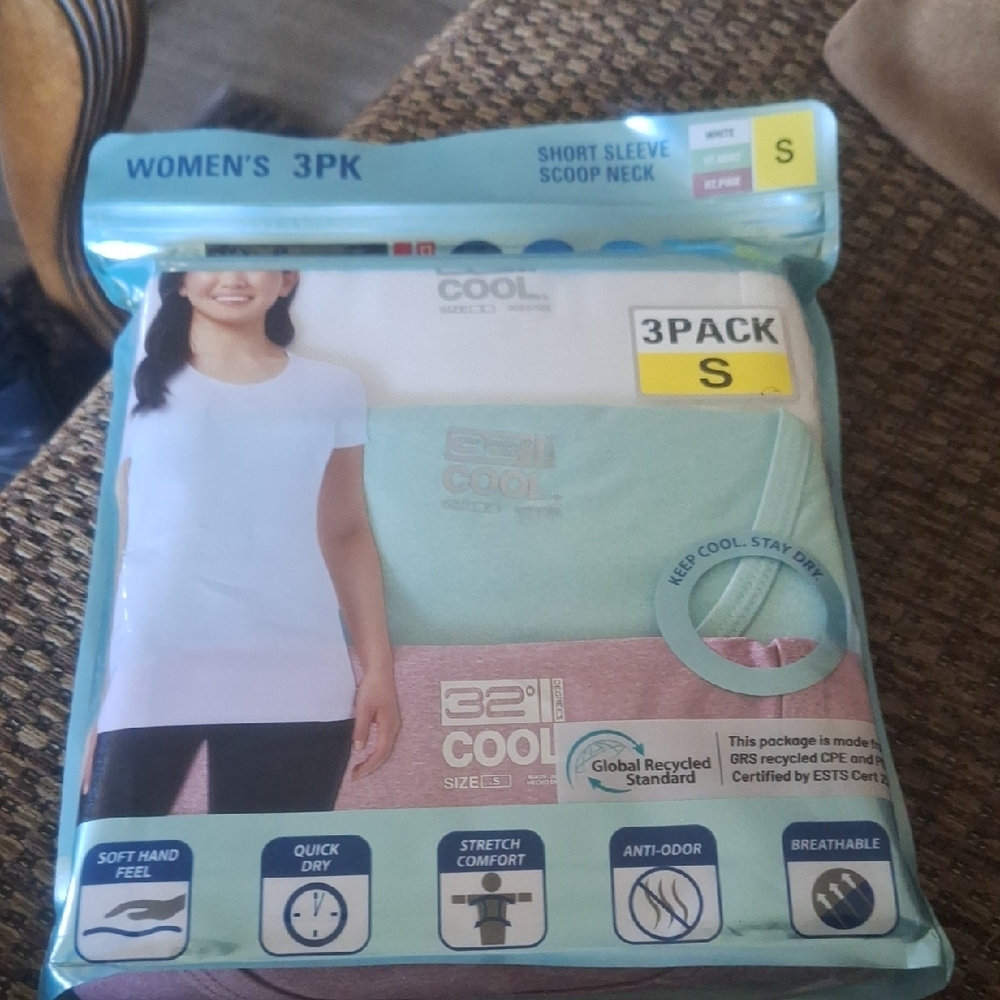 32 Degrees Women's Short Sleeve Scoop Neck 3-Pack (15)